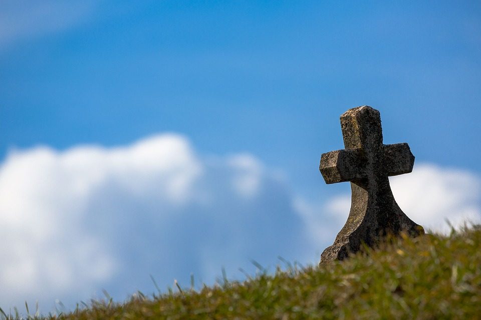 Ville Impériale : Visite du cimetière