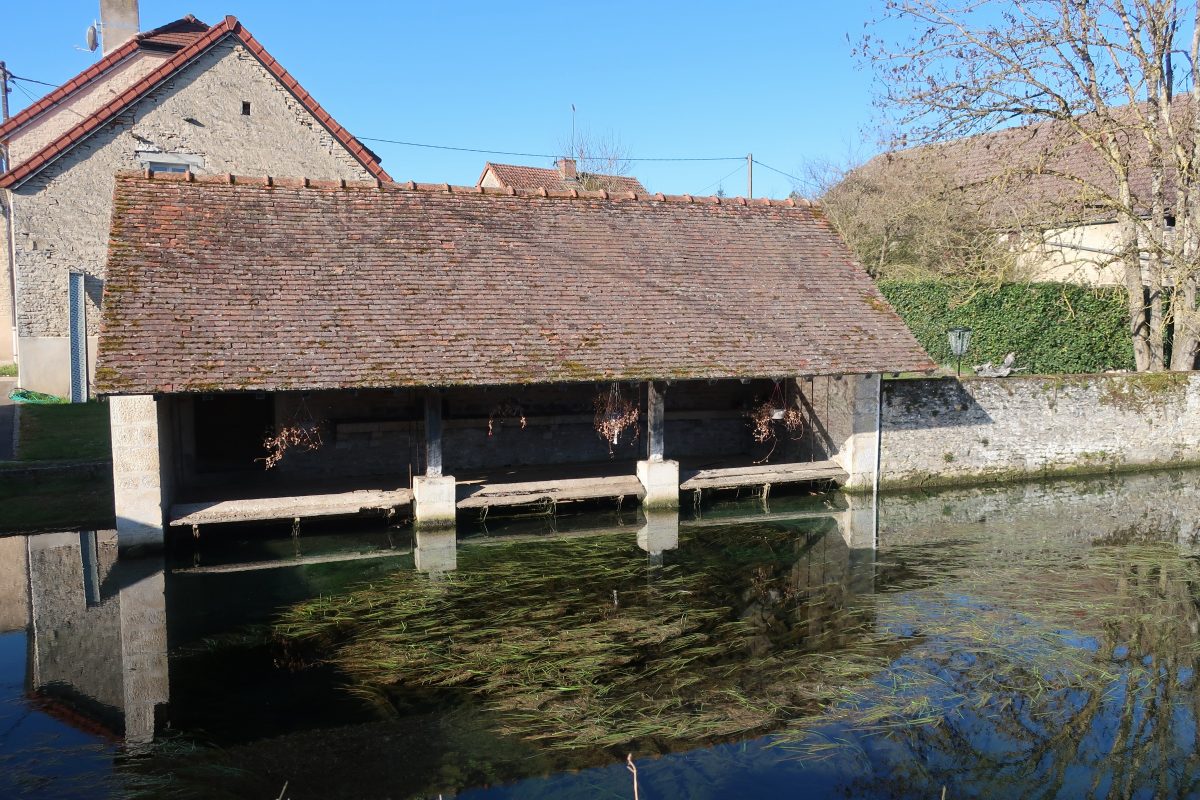 Lavoir à plancher mobile