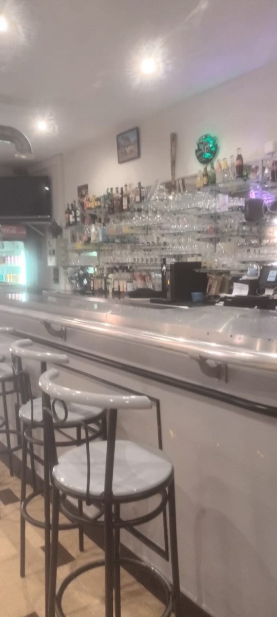 LE CAFÉ DES HALLES