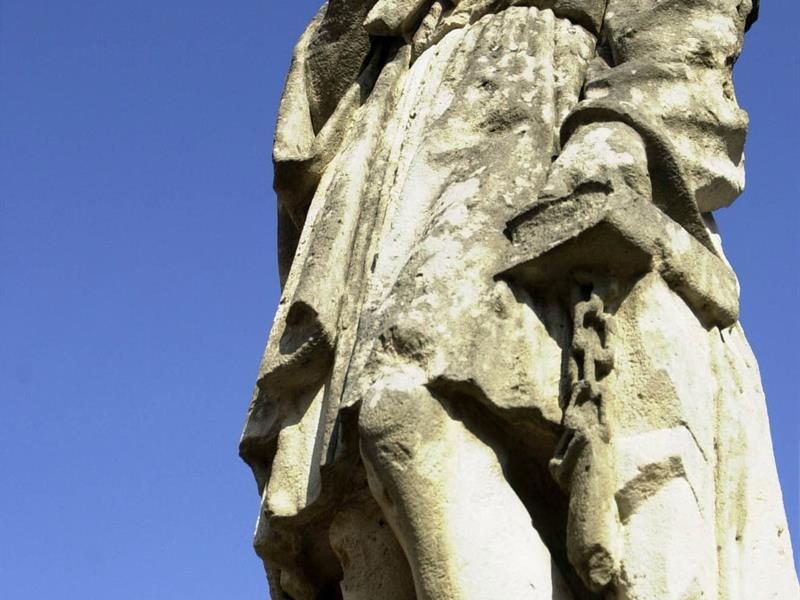 Fontaine et statue de Saint-Quirin