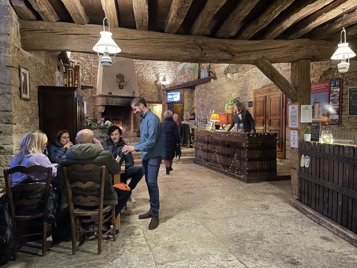 Dégustation des vins du domaine - Château de Savigny-lès-Beaune