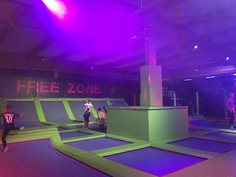 Super jump trampoline park