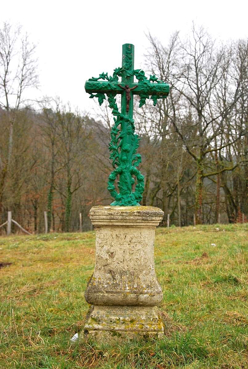 Croix du château d'eau d'Autigny-le-Grand