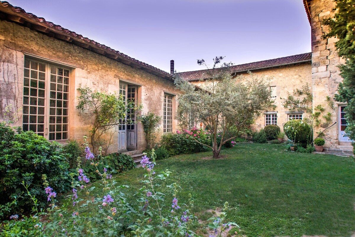 Logis du Château de Poudenas