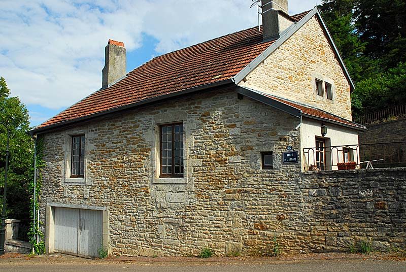 Ancienne maison vigneronne d'Aubigny (1)