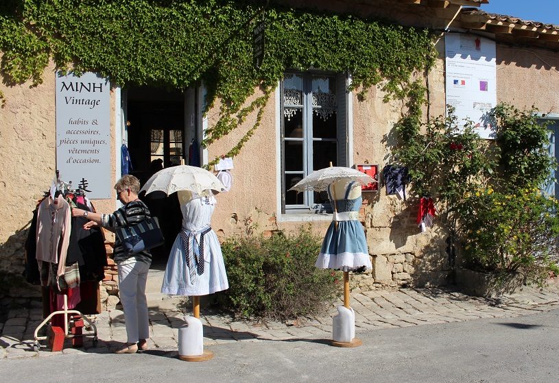 MINH, vêtements et accessoires vintage