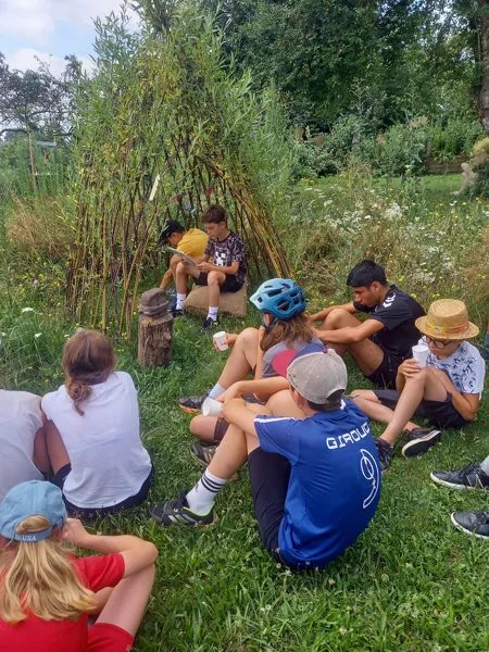 Atelier floral et jeu de piste pour les enfants