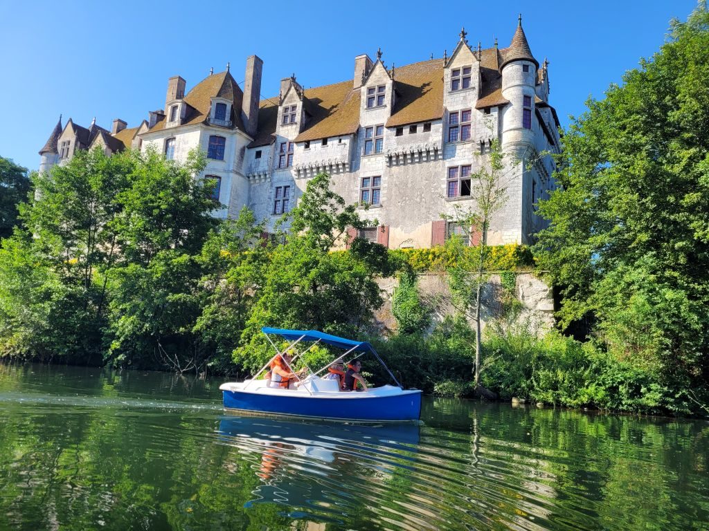 Promenade en bateau électrique