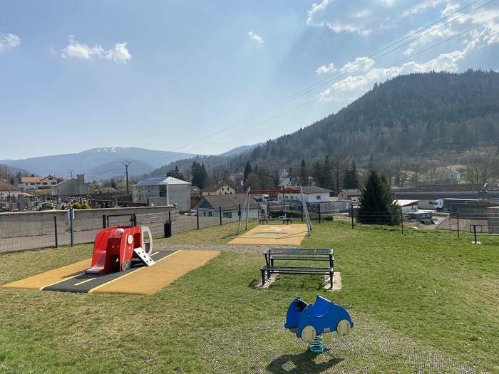 Aire de jeux à Fresse-sur-Moselle