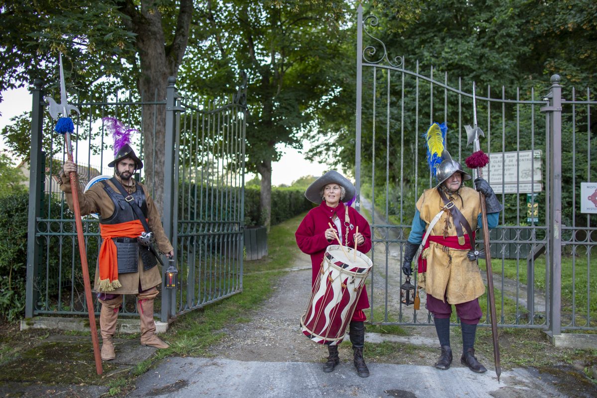 Spectacle historique en nocturne à la forteresse de Montrond