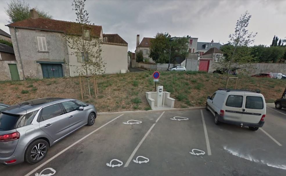 Borne de recharge pour voitures électriques - Sancerre - Remparts des Abreuvoirs - modulo