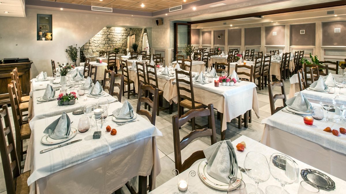 RESTAURANT FAMILY