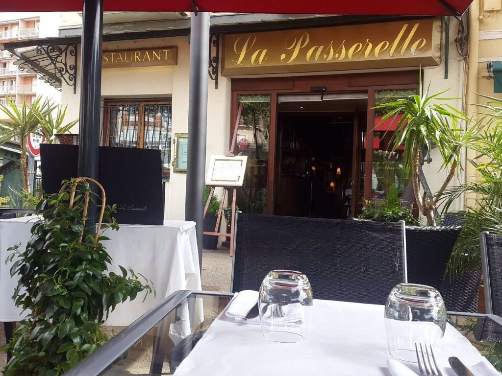 LA PASSERELLE