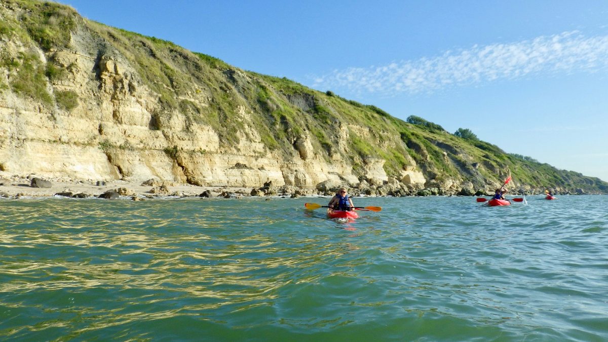 Randonner en kayak au pied des Roches Noires avec Concept Sport Emotion