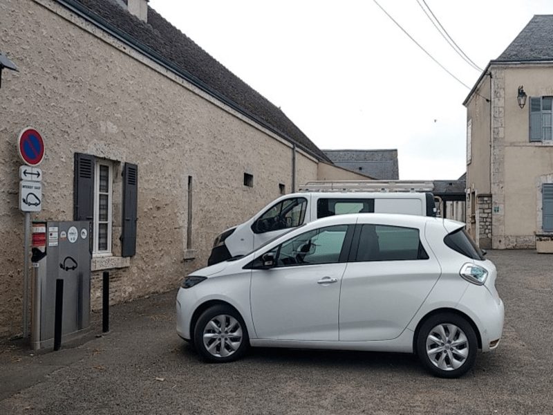 Borne de recharge électrique à Verdes