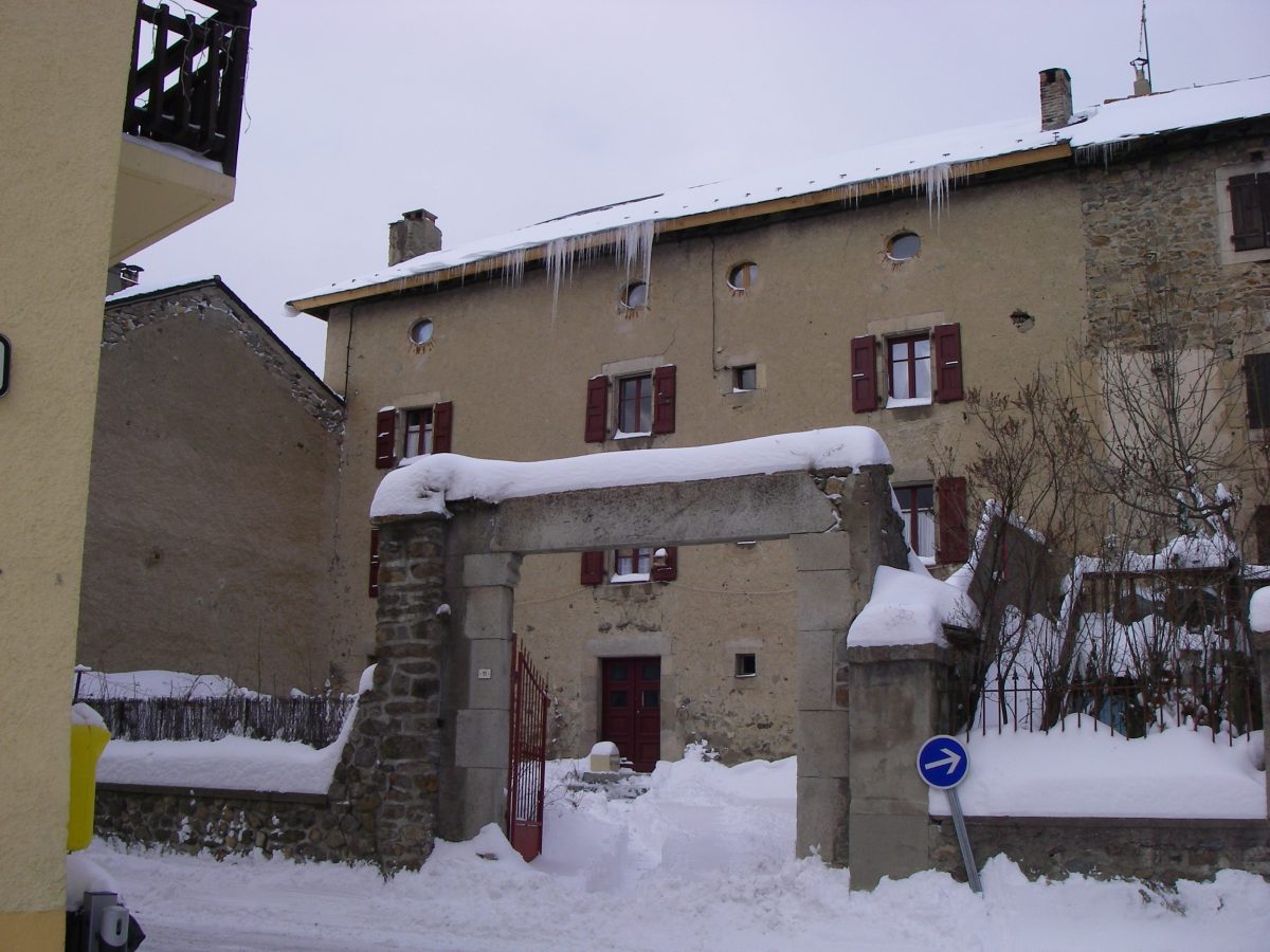 LA MAISON BLEUE