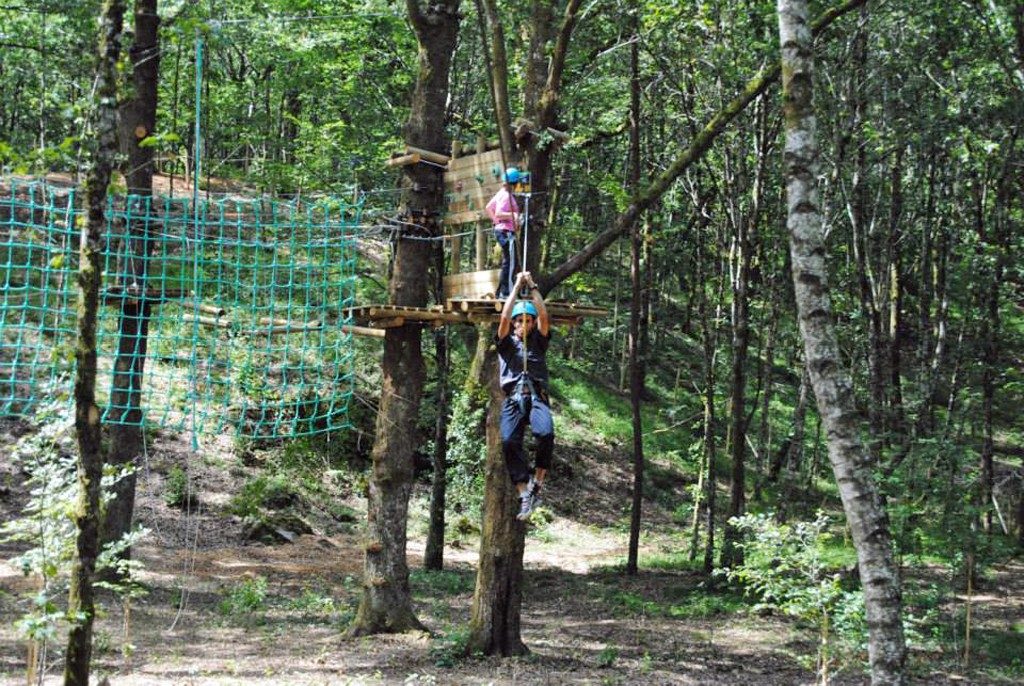 Parc acrobatique dans les arbres Diège Aventures