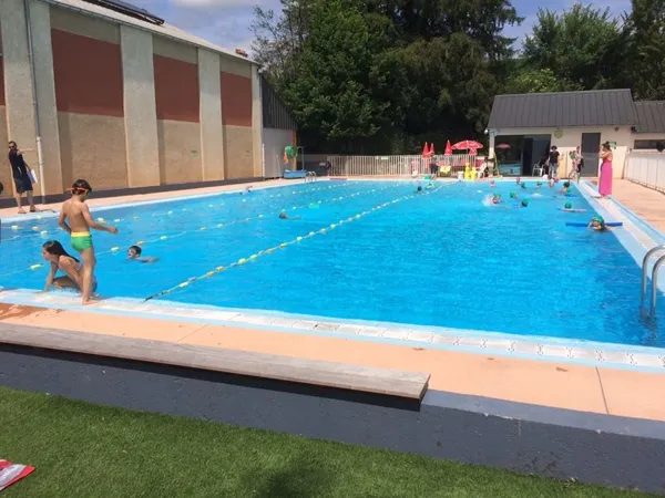 Piscine de Saint Geniez d'Olt