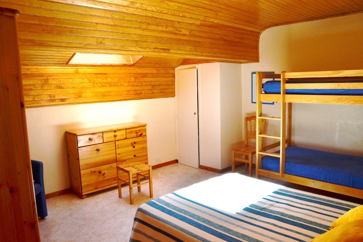 APPARTEMENT SPACIEUX ET CONVIVIAL DANS PETITE RÉSIDENCE PRIVÉE