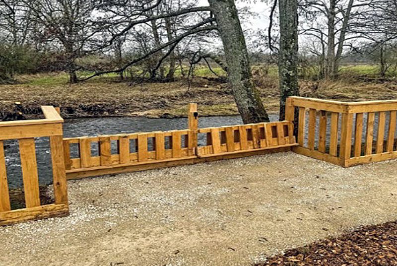 POSTE DE PECHE POUR PERSONNES EN SITUATION DE HANDICAP A ROOCOURT-LA-COTE