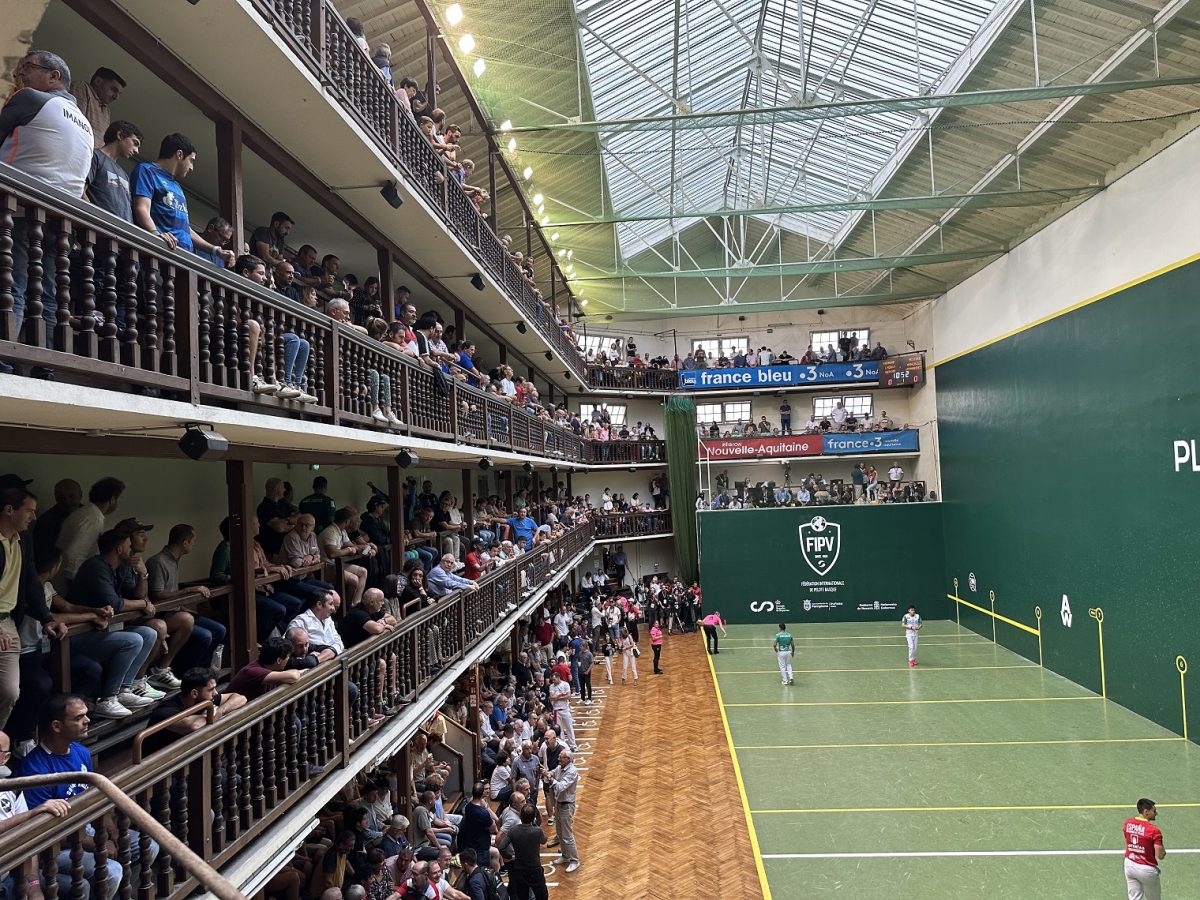 Fronton Plaza Berri