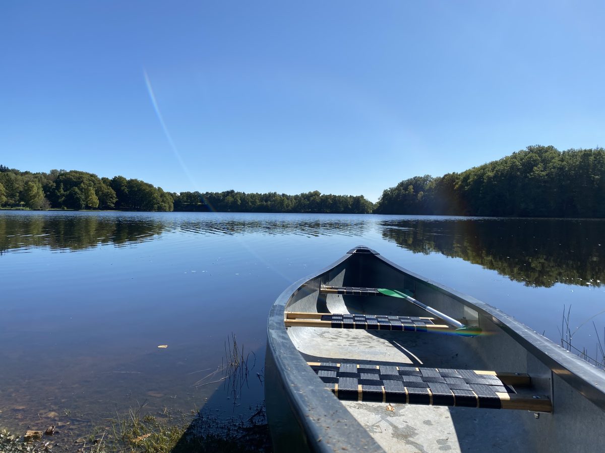 LACUSTRA :  Location de canoës, kayak et padleboard