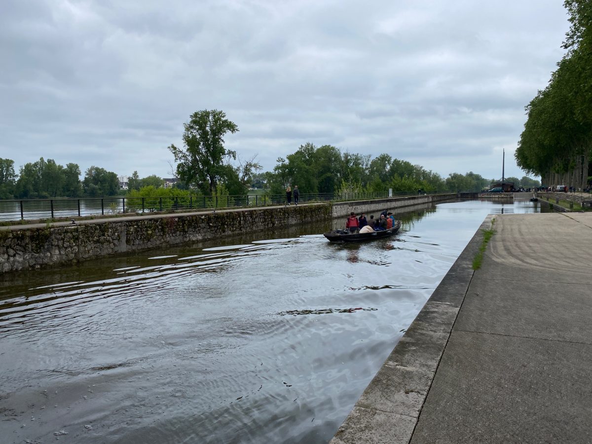 BatOloire : navette fluviale entre Orléans et la base de loisirs de l'Ile Charlemagne